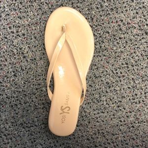 Yosi Samra flip flops
